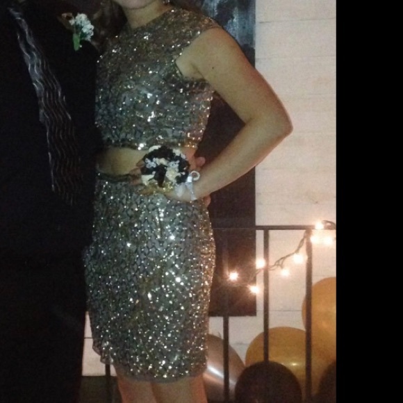 Beautiful Mac Duggal - Picture 4 of 4